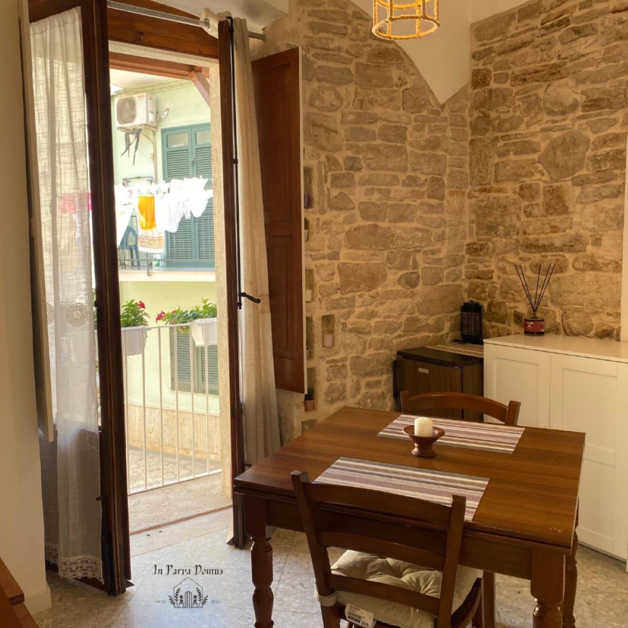 In Parva Domus Apartment Bitonto Exterior photo